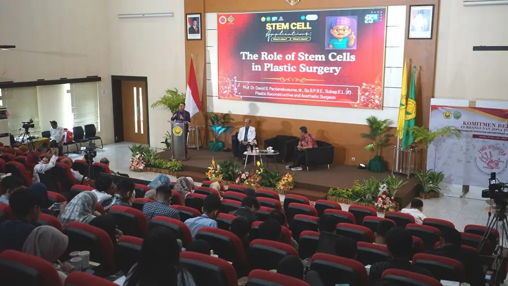 As Part of the 25th Anniversary Series, UNEJ Faculty of Medicine Holds National Seminar on Stem Cell Applications