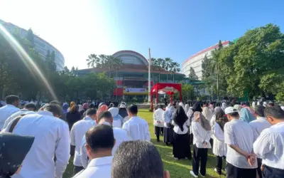 FK UNEJ Participates in Flag Ceremony Commemorating the 118th National Awakening Day at the University of Jember